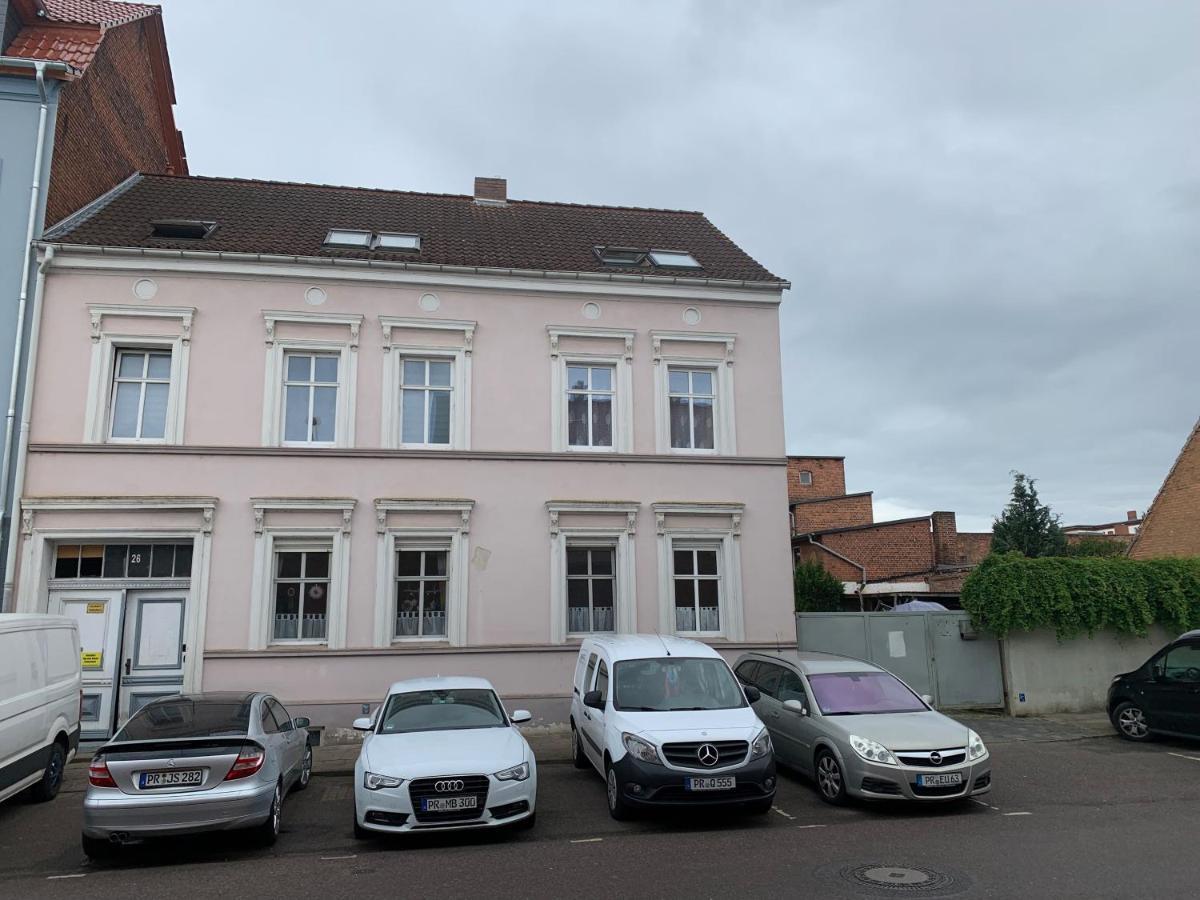 Best-Preis Ferienwohnung Mit Netflix, Self-Check-In, Ebike Ladestation Im Fahrradraum, Wlan - Direkt Am Elberadweg Im Herzen Von Wittenberge Εξωτερικό φωτογραφία